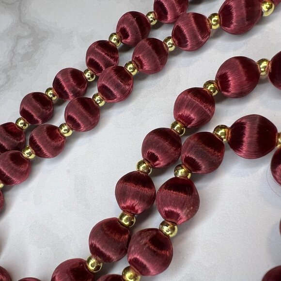 Ruby Red Silk Thread Wrapped Bead Gold Tone Vintage MCM Estate Necklace - Picture 5 of 10